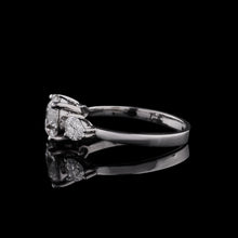 Lade das Bild in den Galerie-Viewer, Ring Mia
