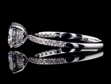 Lade das Bild in den Galerie-Viewer, Ring Destiny
