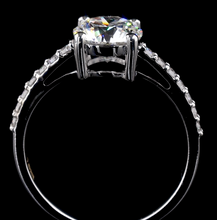 Lade das Bild in den Galerie-Viewer, Ring Ciara
